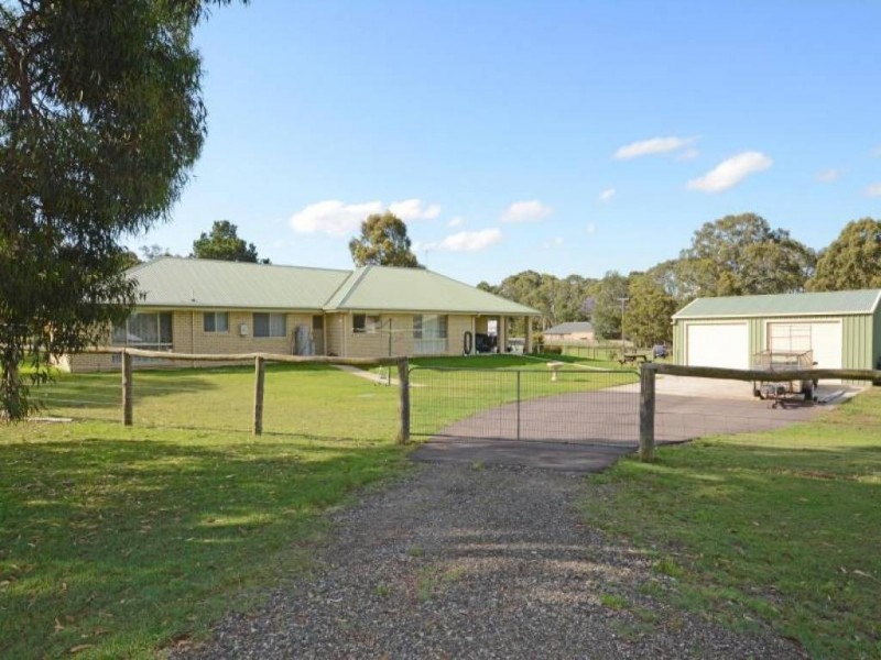 8 Frame Drive, Abermain NSW 2326