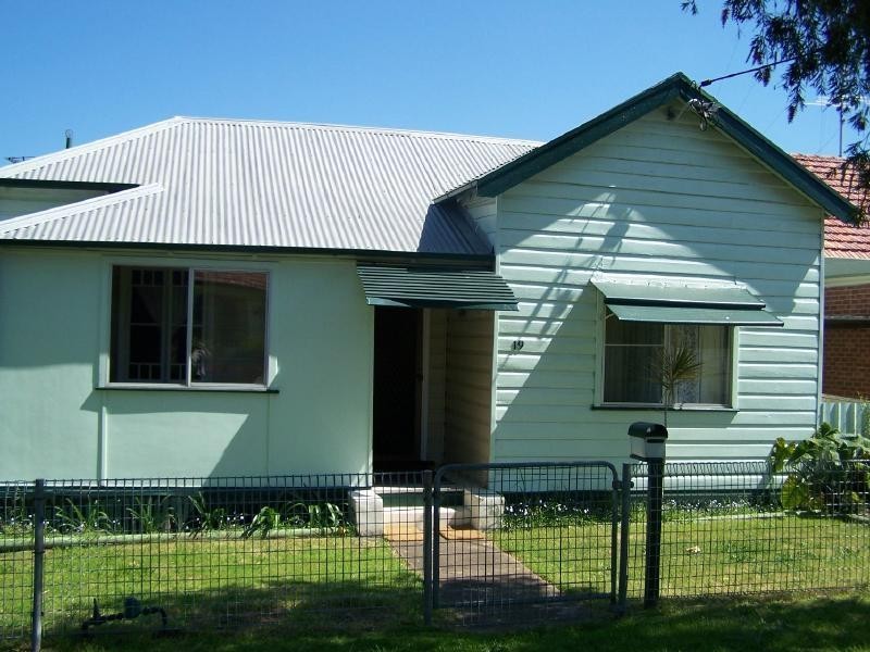 19 Desmond Street, Cessnock NSW 2325