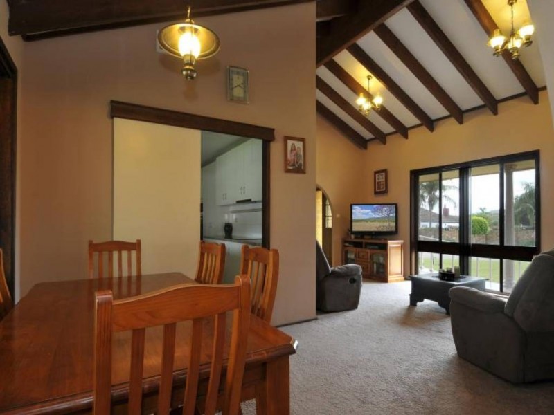 9 Northcote Ave, Paxton NSW 2325