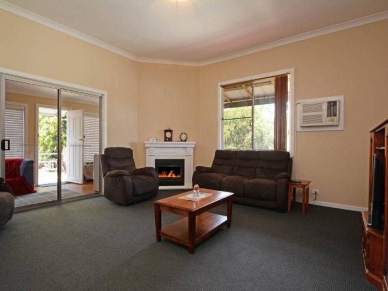 11 Michael Street, Cessnock NSW 2325