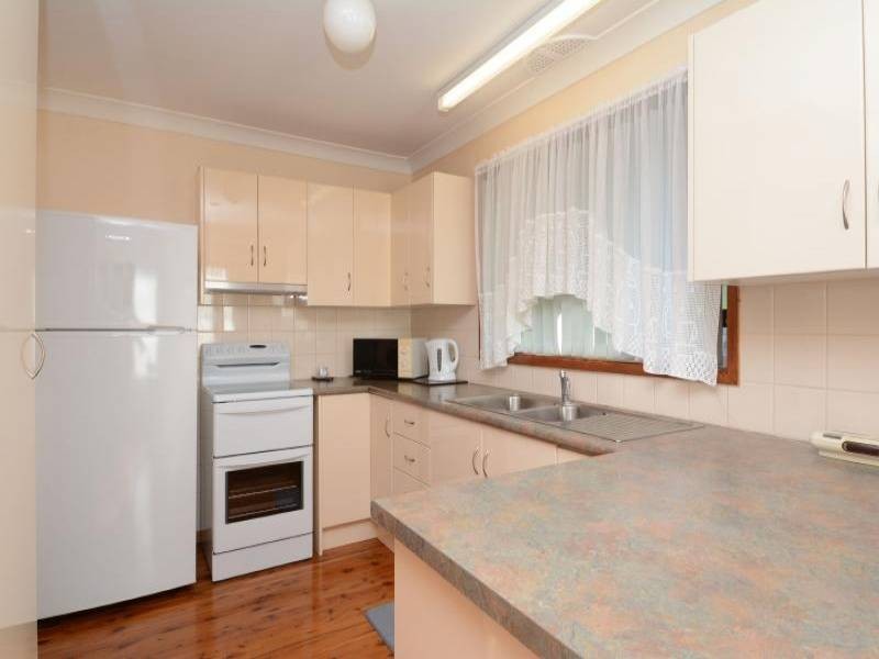 15 Balmoral Avenue, Cessnock NSW 2325