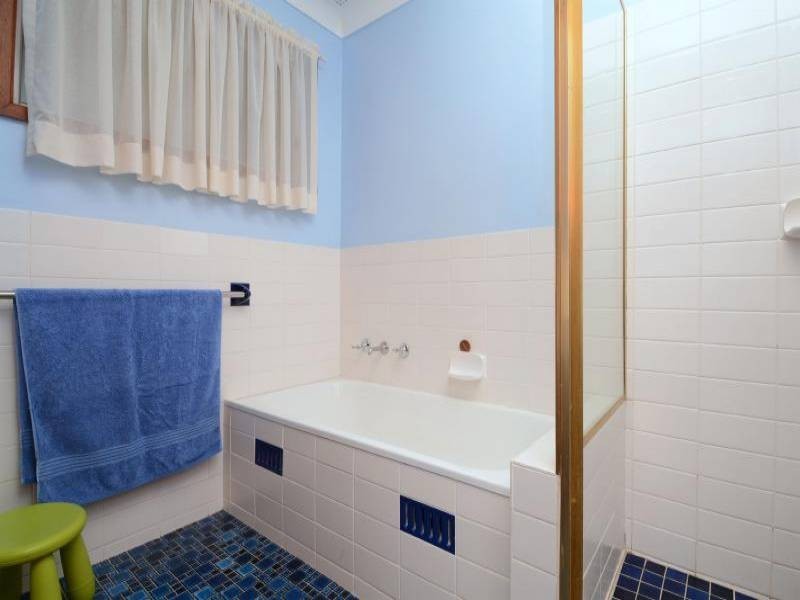 15 Balmoral Avenue, Cessnock NSW 2325