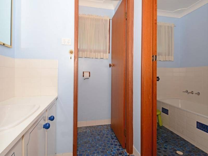 15 Balmoral Avenue, Cessnock NSW 2325