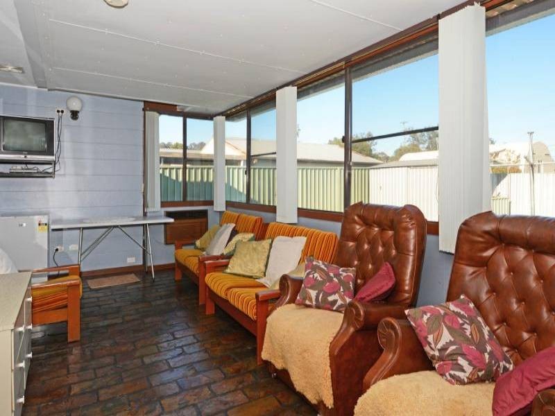 15 Balmoral Avenue, Cessnock NSW 2325