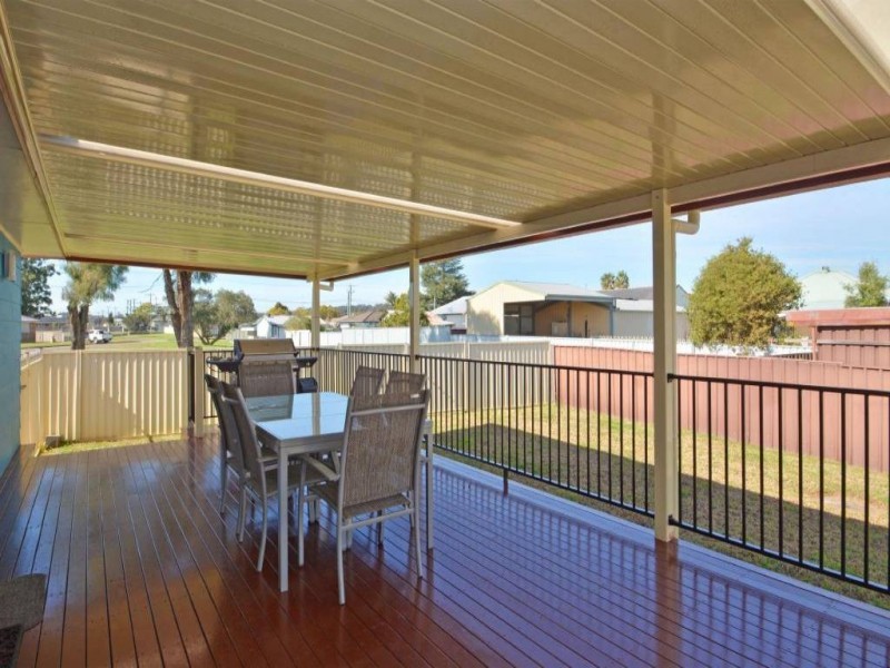 1 Lee-Ann Cres, Cessnock NSW 2325