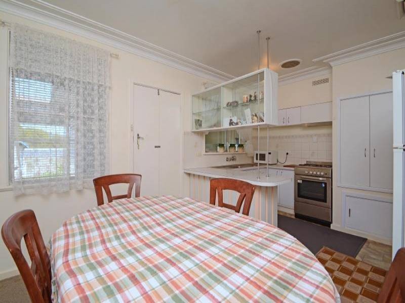 75 Desmond Street, Cessnock NSW 2325