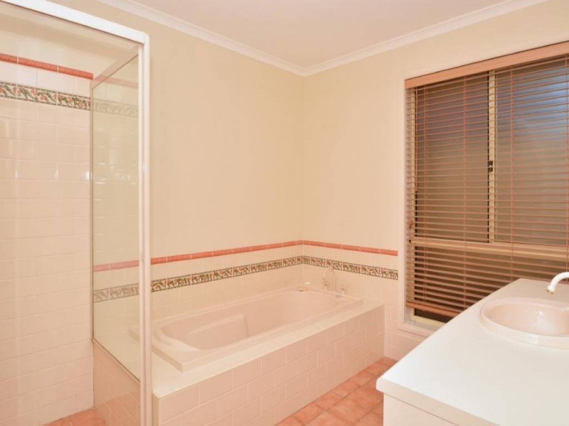 6 Cabernet Grove, Cessnock NSW 2325