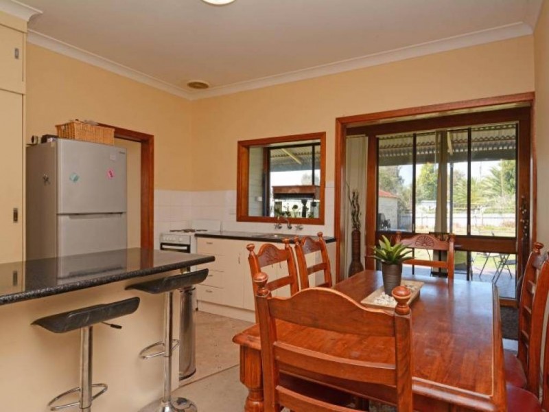 79 Wollombi Road, Cessnock NSW 2325