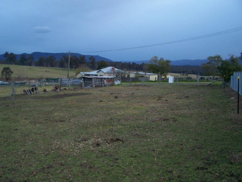 8 Walmsley Street, Millfield NSW 2325