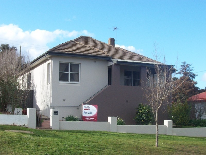 77 Brock Street, Young NSW 2594