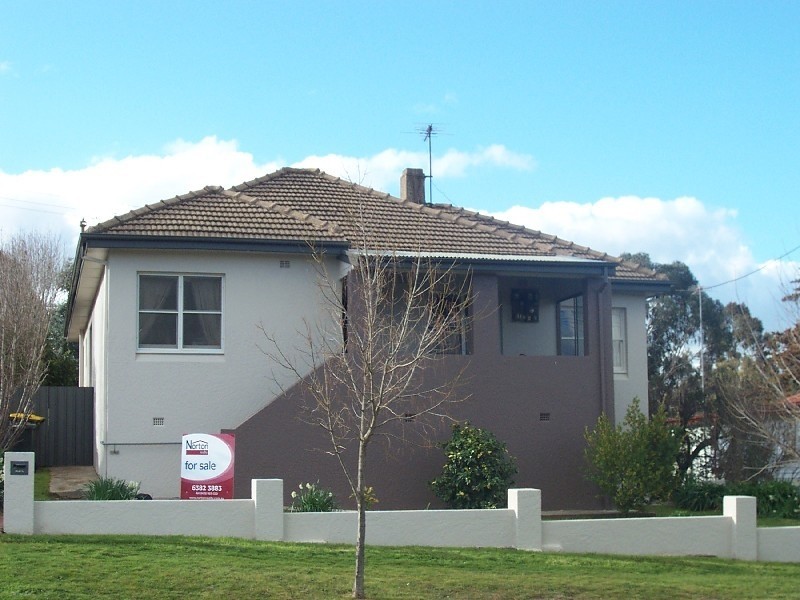 77 Brock Street, Young NSW 2594