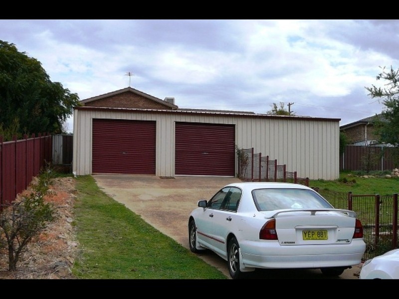 16 Jim Anderson Avenue, Young NSW 2594