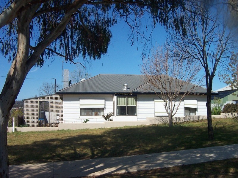 2 Back Creek Road, Young NSW 2594