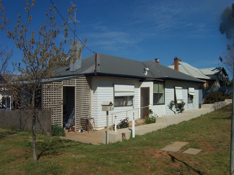 2 Back Creek Road, Young NSW 2594