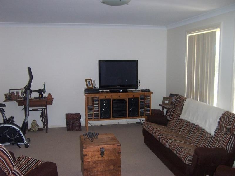 47 Petticoat Lane, Young NSW 2594