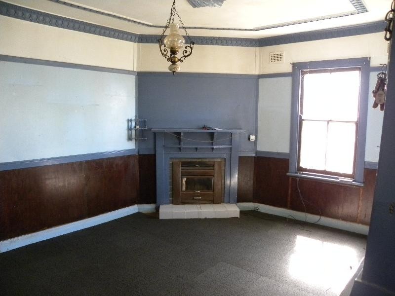 175 Nasmyth Street, Young NSW 2594