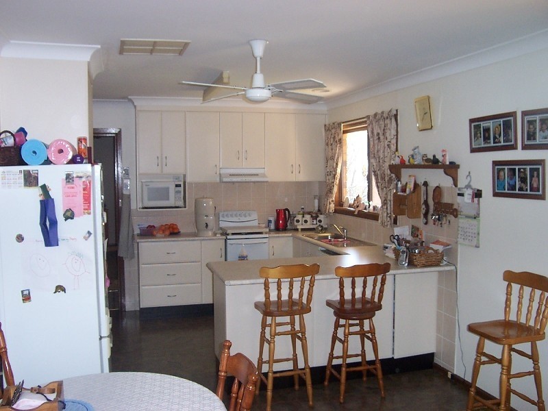 17 Hardy Avenue, Young NSW 2594