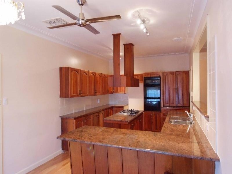 11 White Street, Young NSW 2594