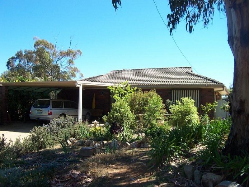 16 Watson Street, Young NSW 2594