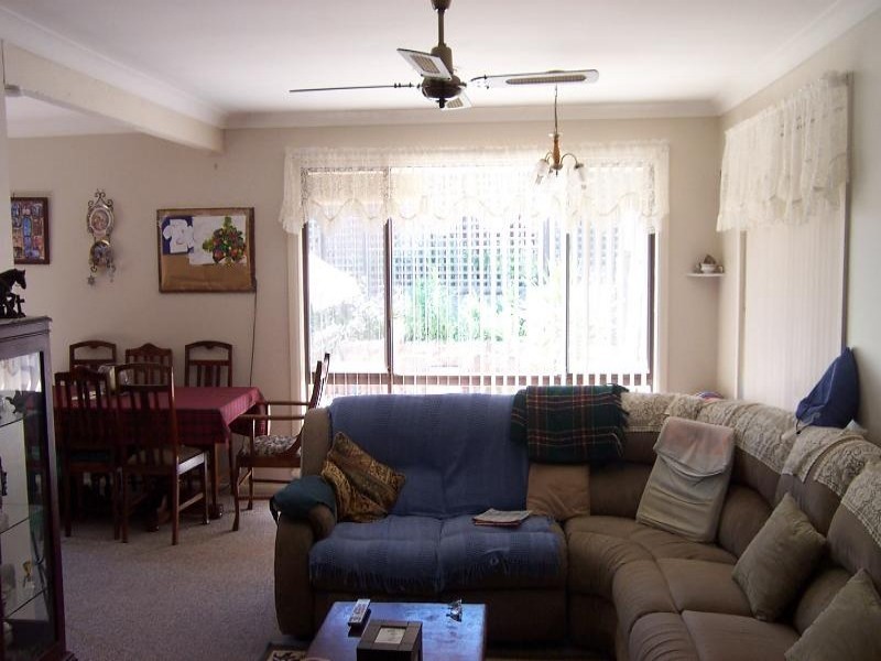 16 Watson Street, Young NSW 2594