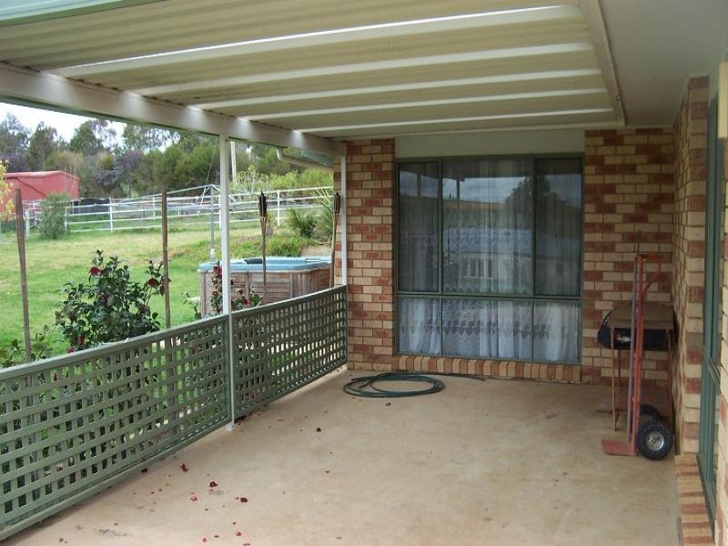 40 Byrne Close, Young NSW 2594
