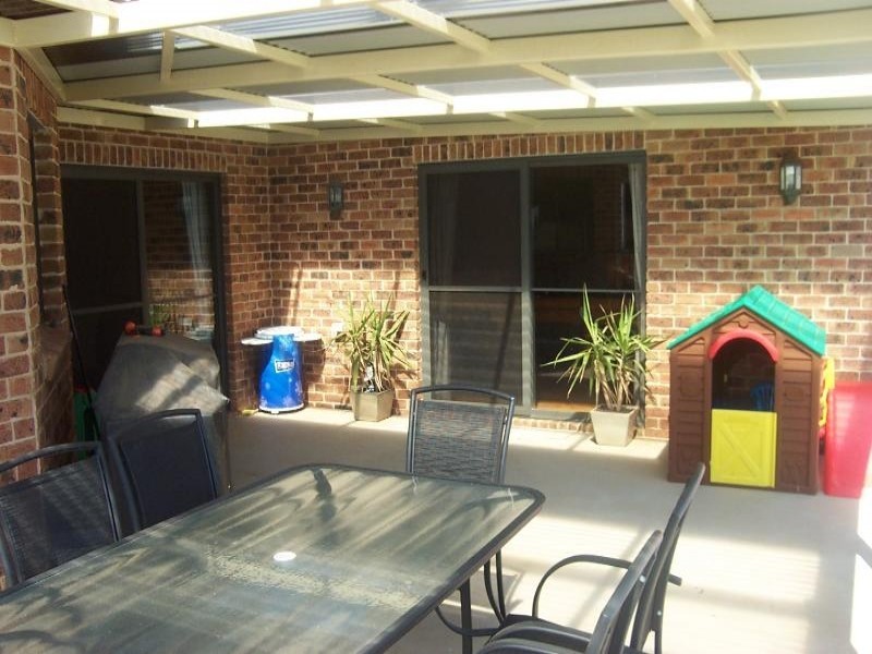3 Settlers Place, Young NSW 2594