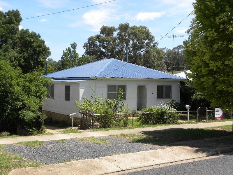 3 Main Street, Young NSW 2594