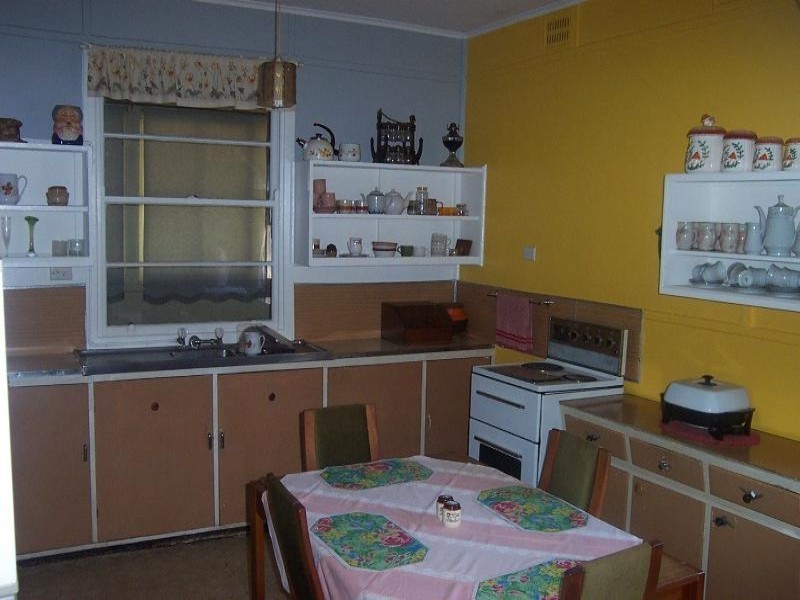 3 Main Street, Young NSW 2594