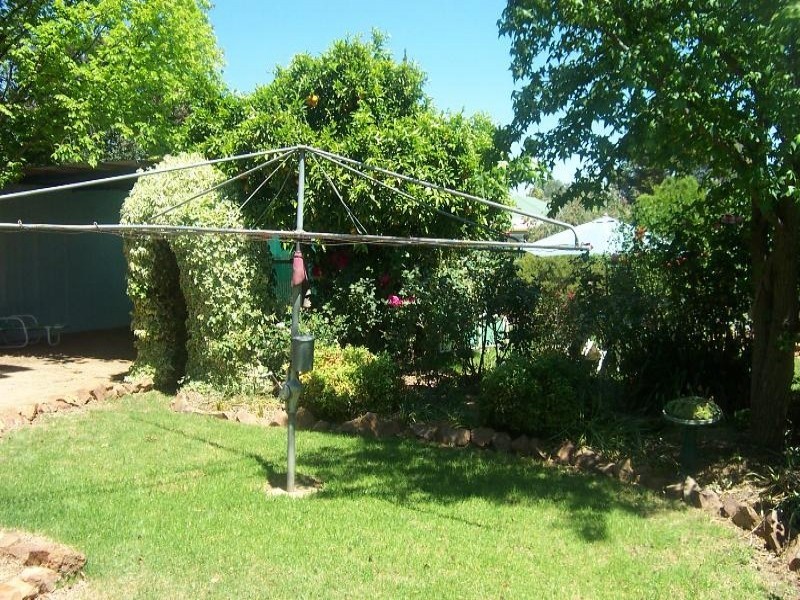 3 Main Street, Young NSW 2594