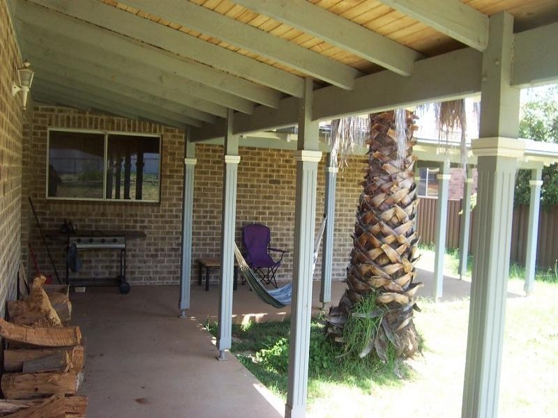 11 McNarry Place, Young NSW 2594