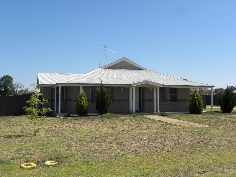 27 Mary Angrove Cresent, Cootamundra NSW 2590