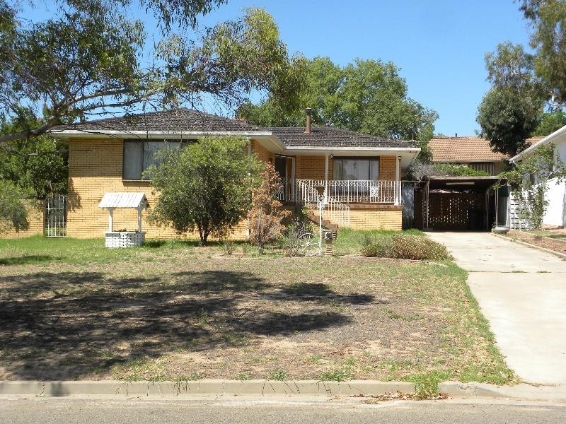 64 Cowcumbla Street, Cootamundra NSW 2590