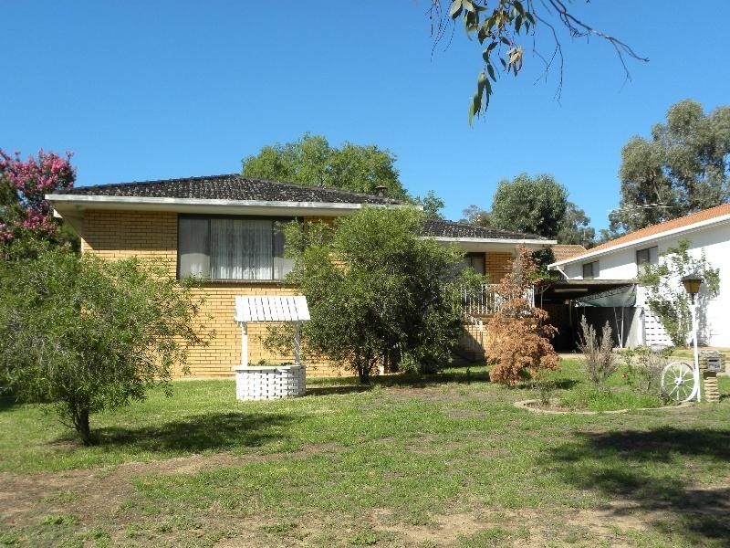 64 Cowcumbla Street, Cootamundra NSW 2590