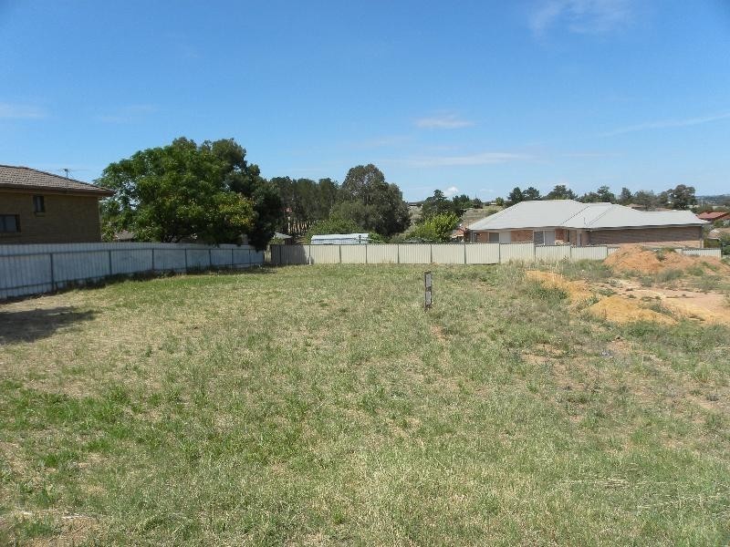 64 Orchard Street, Young NSW 2594