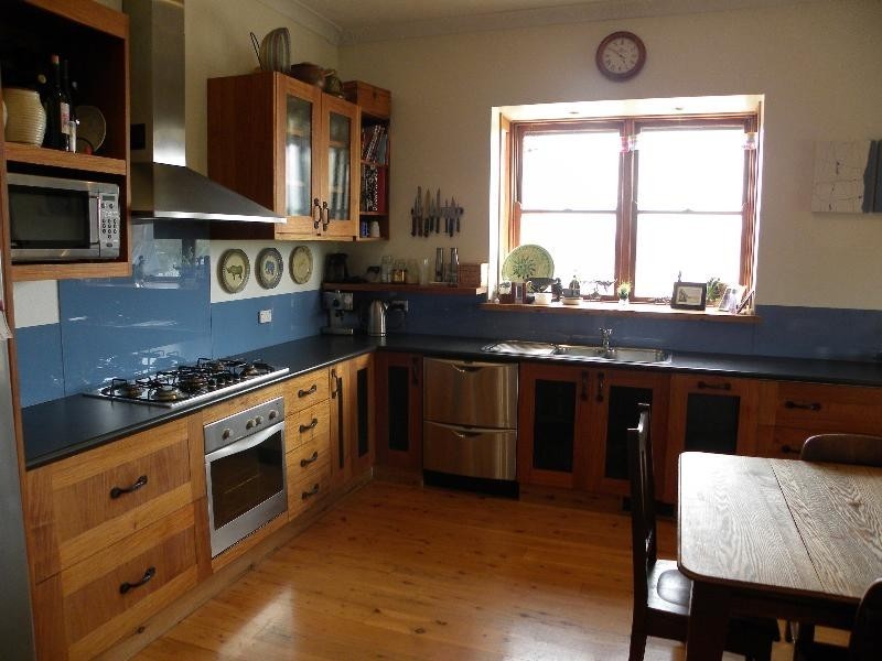 18 Main Street, Young NSW 2594