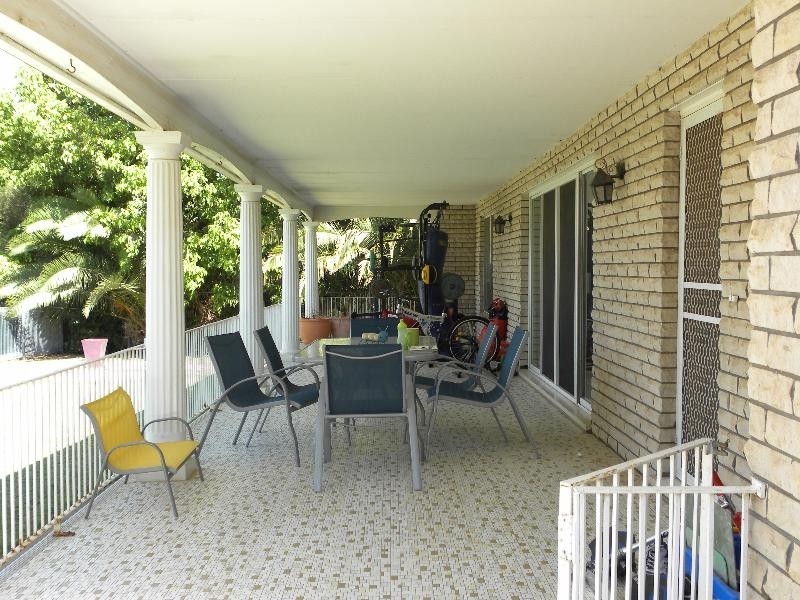 6 Edwards Street, Young NSW 2594