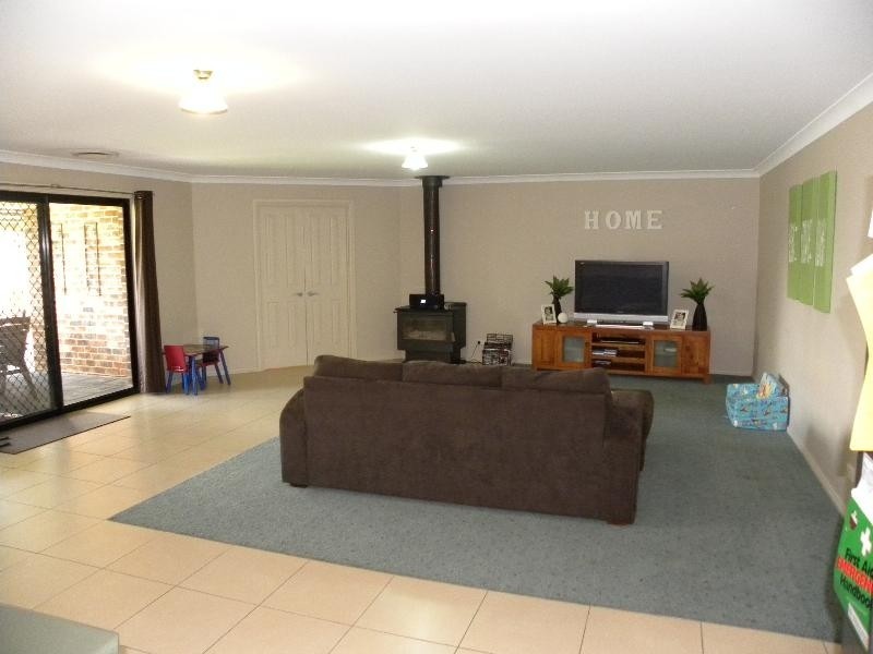 3 Gold Court, Young NSW 2594