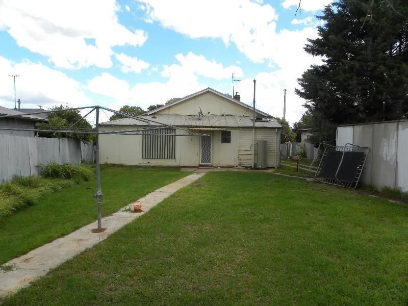 6 Calabash Street, Young NSW 2594
