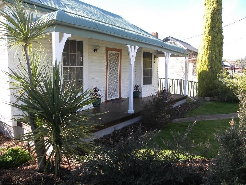 21 Currowong Street, Young NSW 2594