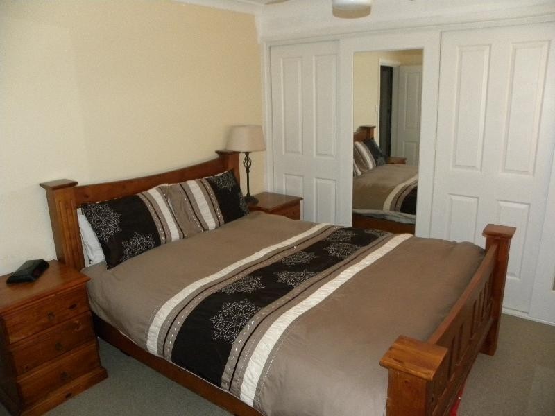 11 Whiteman Avenue, Young NSW 2594