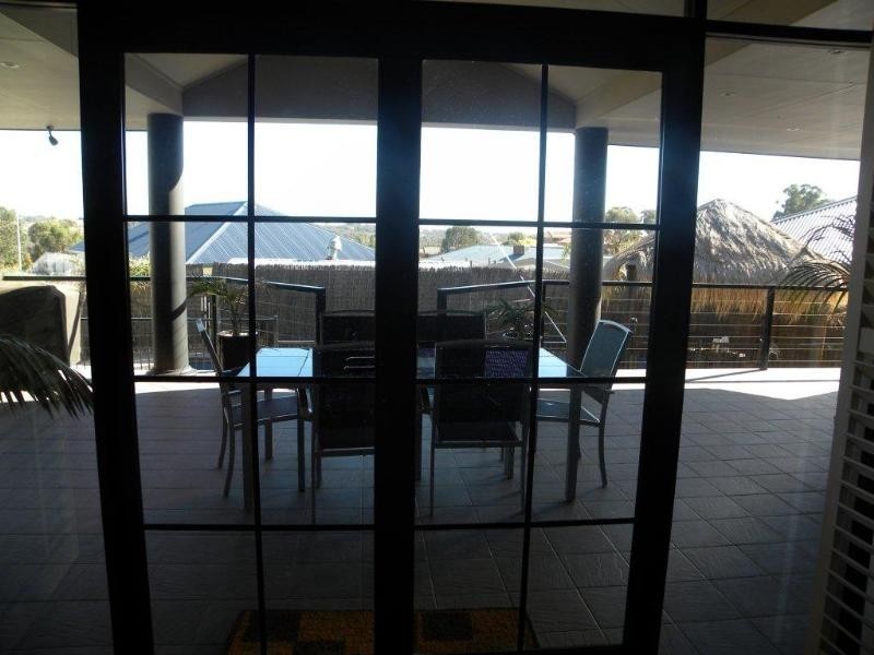 8 Gold Court, Young NSW 2594