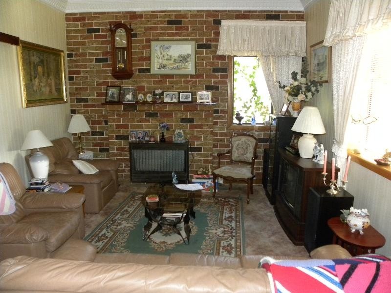 6 Lovell Street, Young NSW 2594