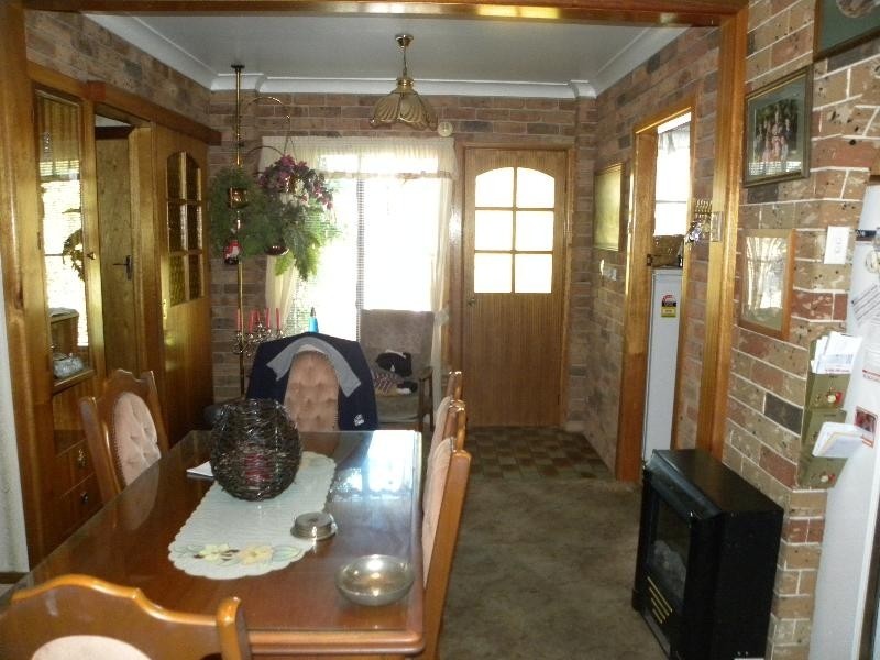 6 Lovell Street, Young NSW 2594