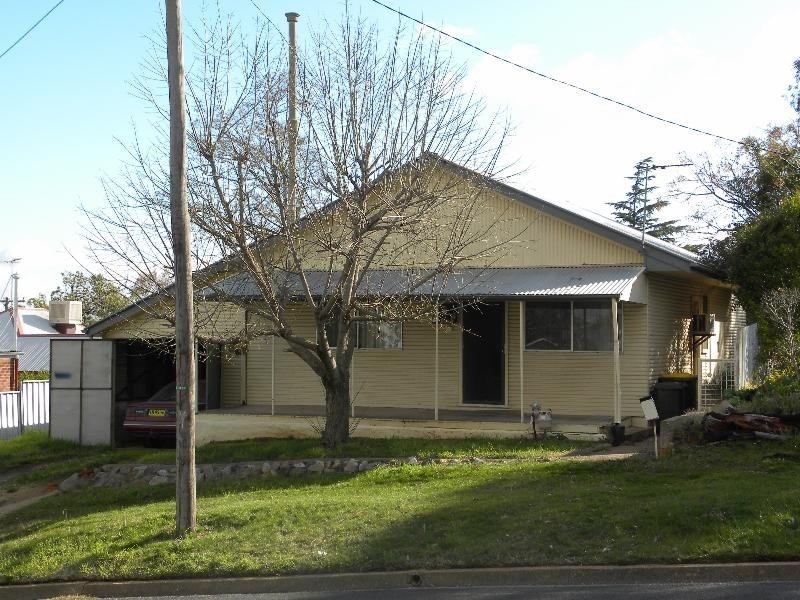 15 Lynch Street, Young NSW 2594