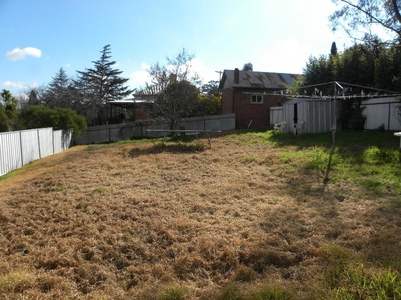 15 Lynch Street, Young NSW 2594