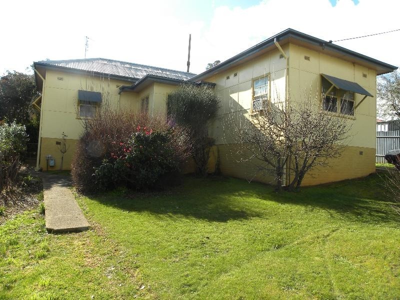 1 Nea Street, Young NSW 2594