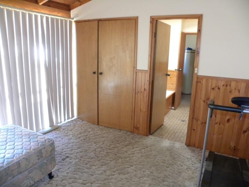 2 Jimmy Noonan Close, Young NSW 2594