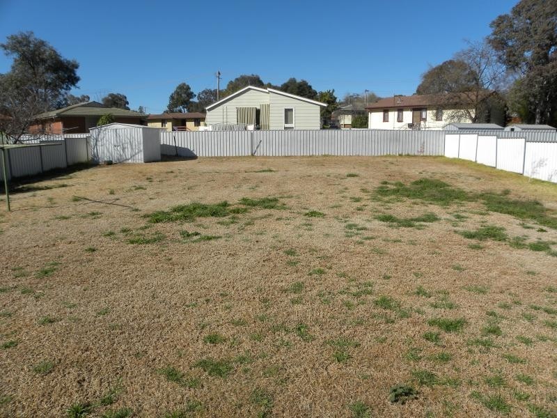 2 Jimmy Noonan Close, Young NSW 2594