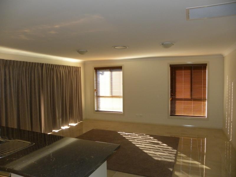 54 Binalong Street, Young NSW 2594