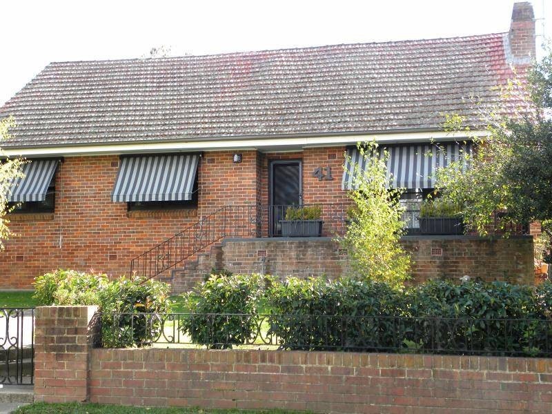 41 Wombat Street, Young NSW 2594